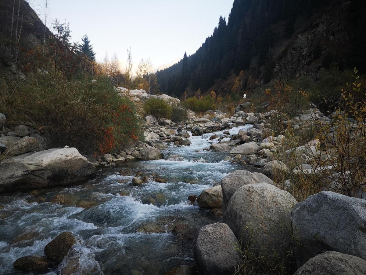 Гостевой Дом Discovery Almaty Esterno foto